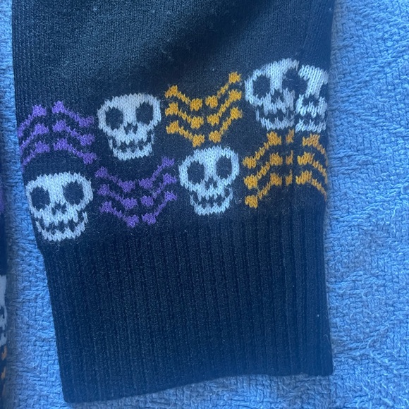 Halloween dancing skeleton sweater - Picture 5 of 10